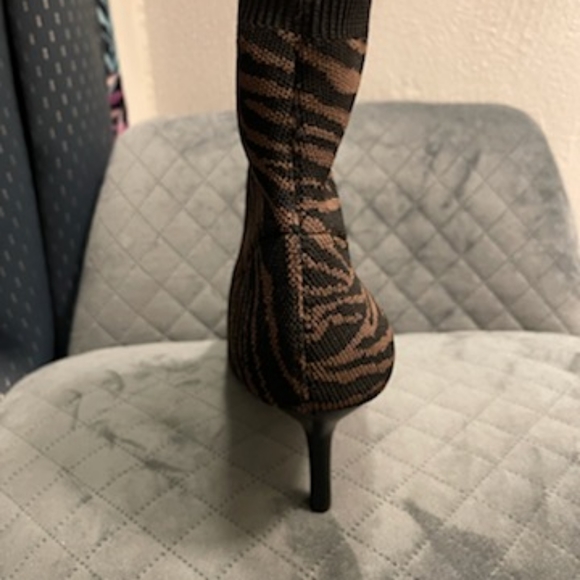 Vince Camuto Animal print - Picture 5 of 8